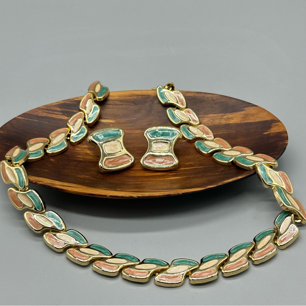 Vintage Coronet Gold Tone Enamel 18” Chunky Retro Necklace And Earring Set